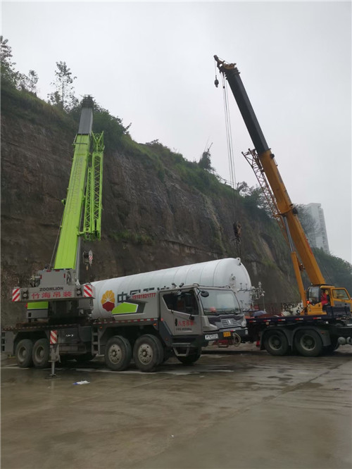 孝昌县“不怕风雨冻”—— 吊车的 “恶劣环境适应” 技术